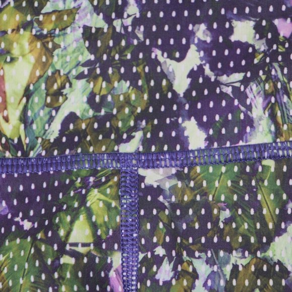 LULULEMON Wunder Under Crop II Full-On Luxtreme Roll Down Size 6 Floral - Picture 6 of 9